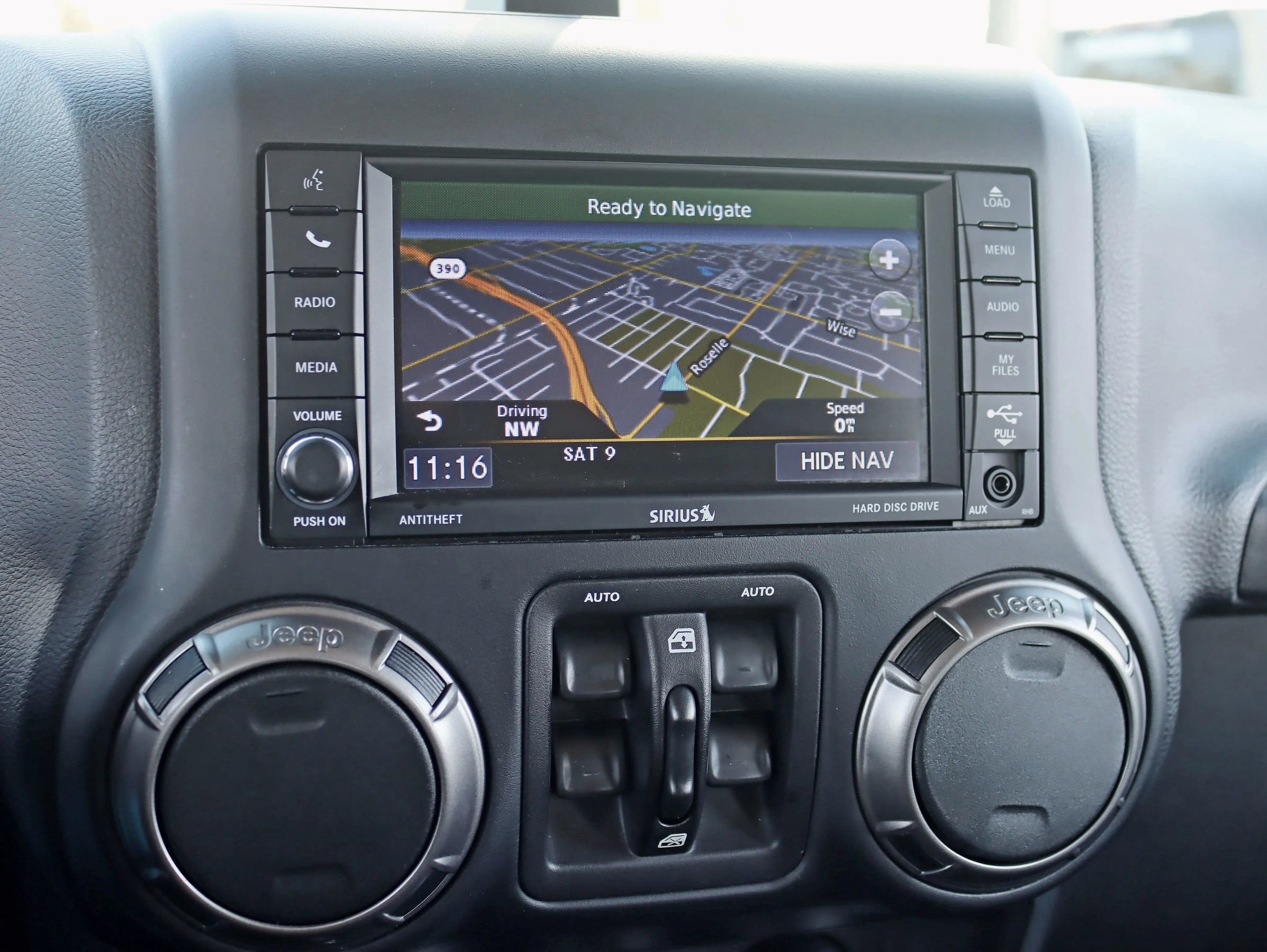 Used 2018 Jeep Wrangler Unlimited Sahara image 21