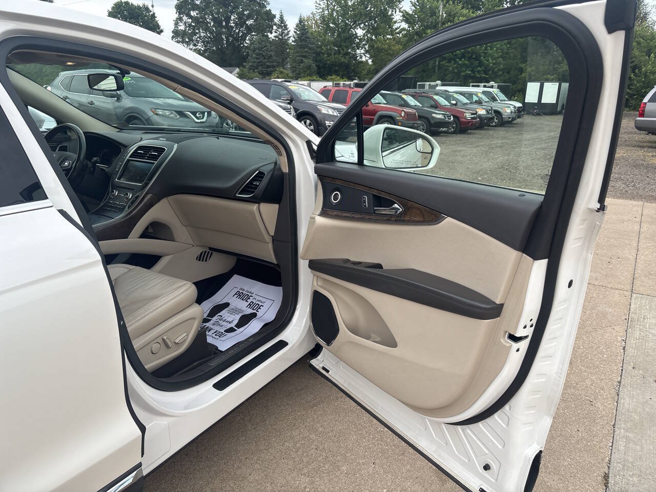 Used 2016 Lincoln MKX Select FWD image 18