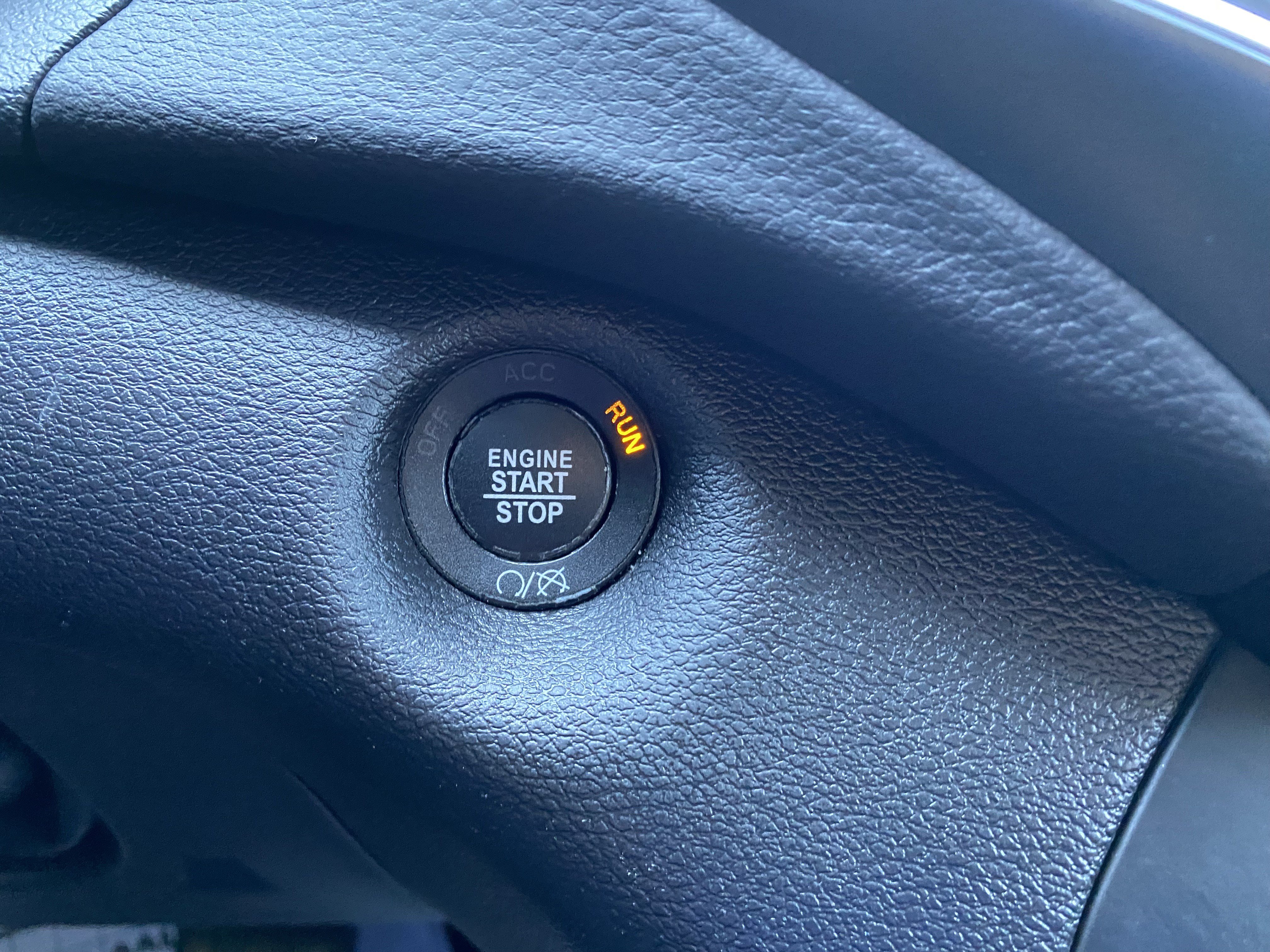 Used 2019 Jeep Cherokee Latitude Plus FWD image 28