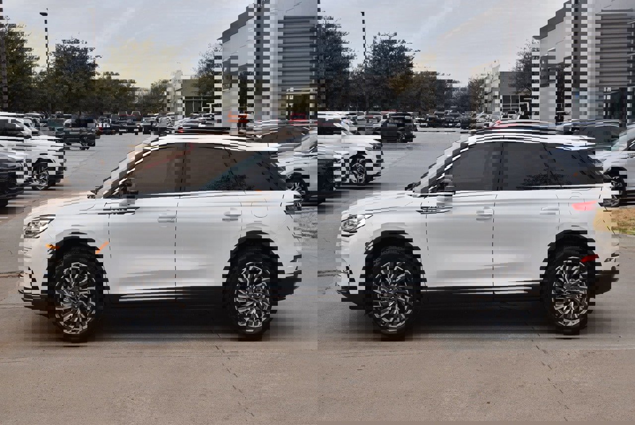 Certified 2025 Lincoln Corsair Reserve image 12