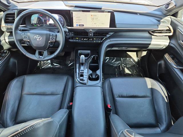 Used 2024 Toyota Crown AWD/4WD image 18