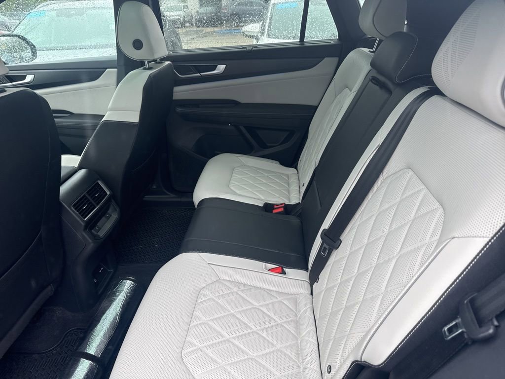 Certified 2025 Volkswagen Atlas Cross Sport SEL Premium R-Line image 14