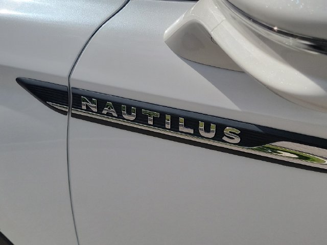 Certified 2023 Lincoln Nautilus AWD image 8