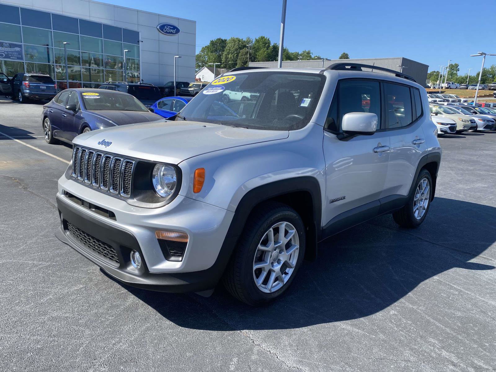 Used 2020 Jeep Renegade Latitude FWD image 3
