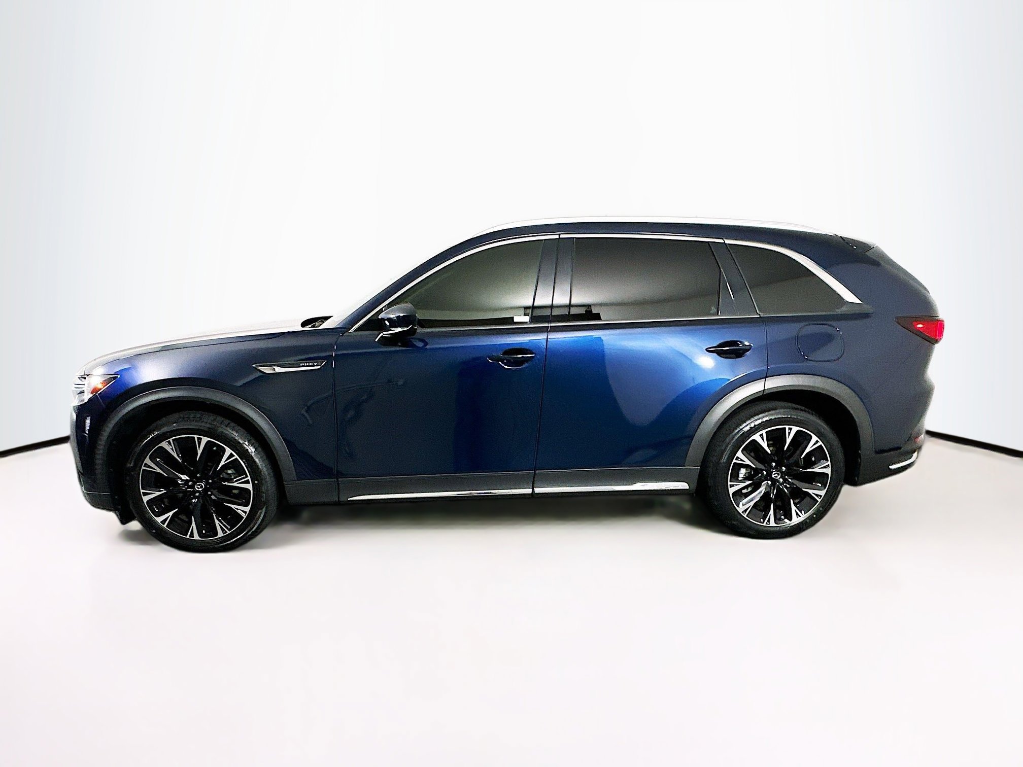 Used 2024 MAZDA CX-90 Plug-In Hybrid w/ Premium Pkg AWD/4WD image 4