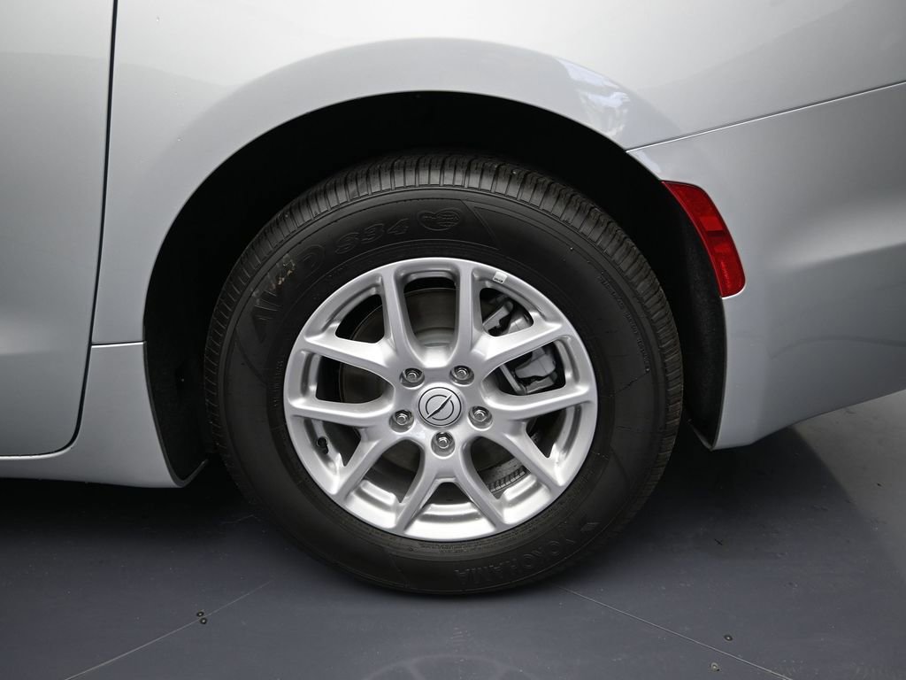 New 2026 Chrysler Pacifica Select FWD image 9