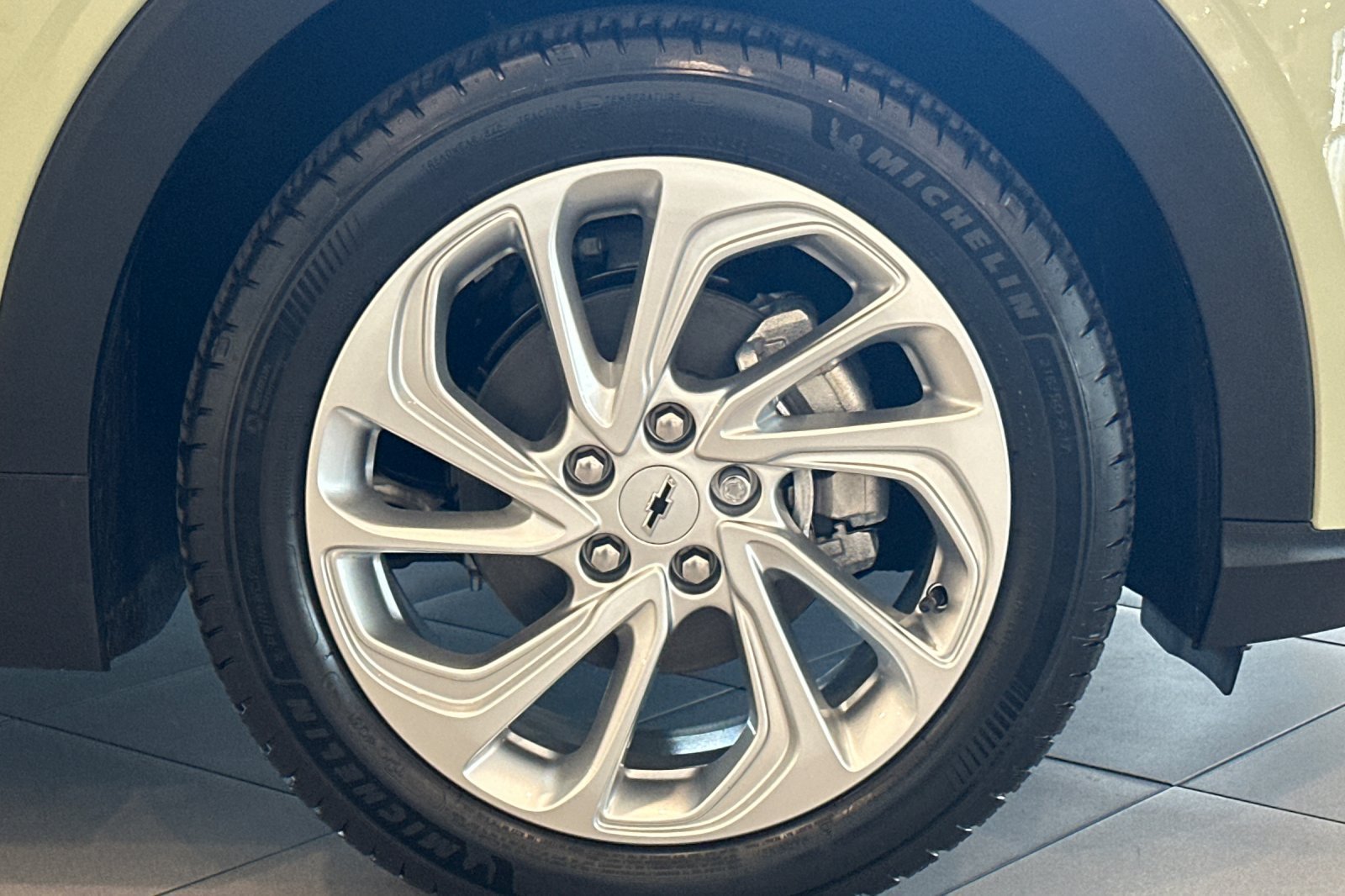New 2027 Chevrolet Bolt LT FWD image 23