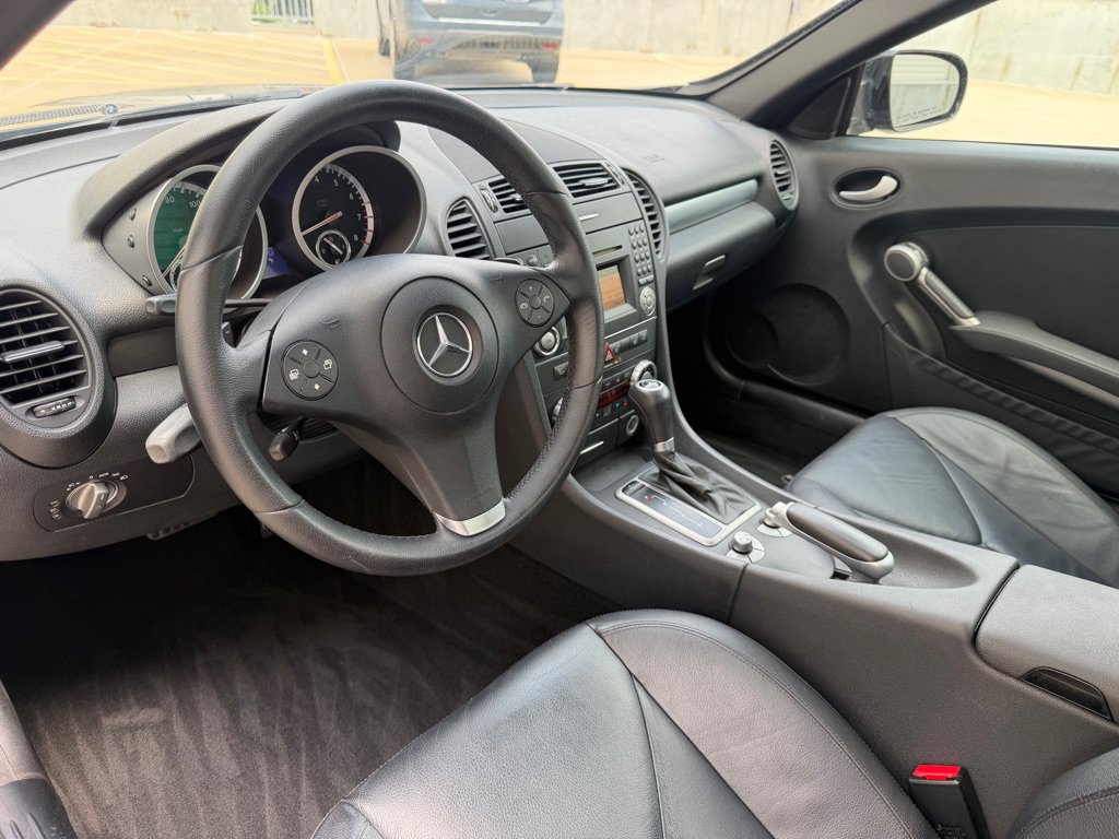 Used 2009 Mercedes-Benz SLK 300 image 18