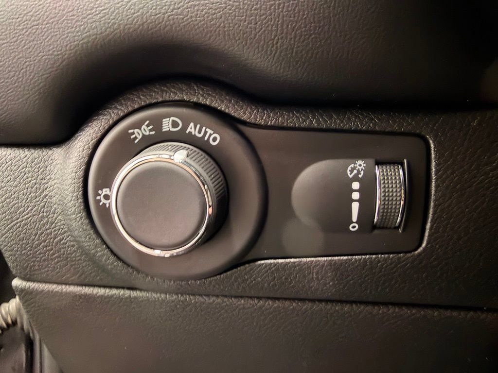 Used 2025 Dodge Durango R/T AWD/4WD image 25