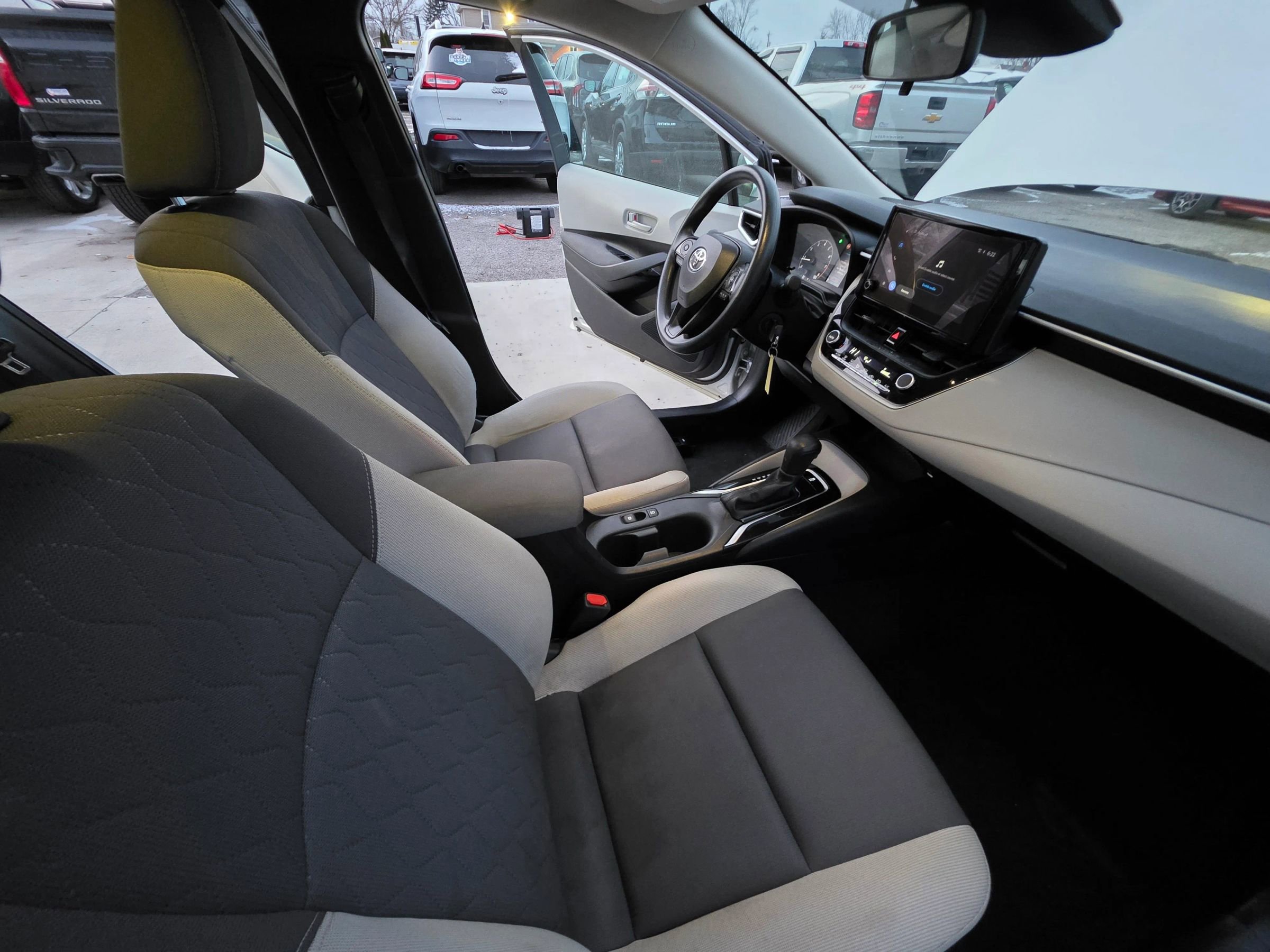 Used 2023 Toyota Corolla LE image 22