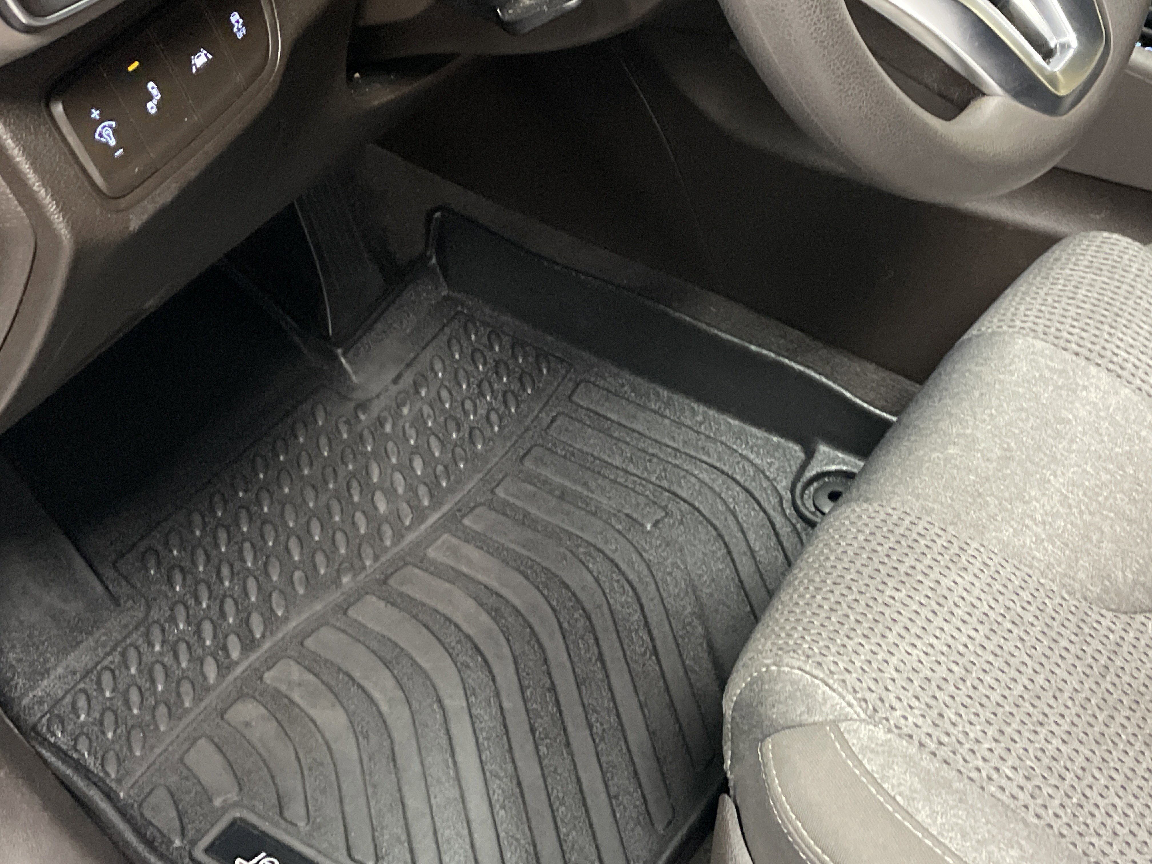 Used 2020 Hyundai Santa Fe SEL FWD image 18