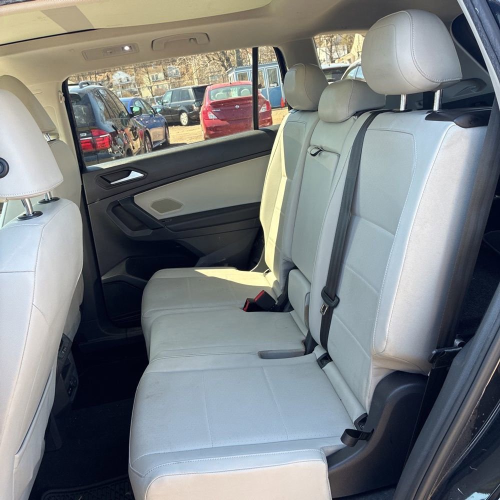 Used 2019 Volkswagen Tiguan SE w/ Panoramic Sunroof Package AWD/4WD image 12
