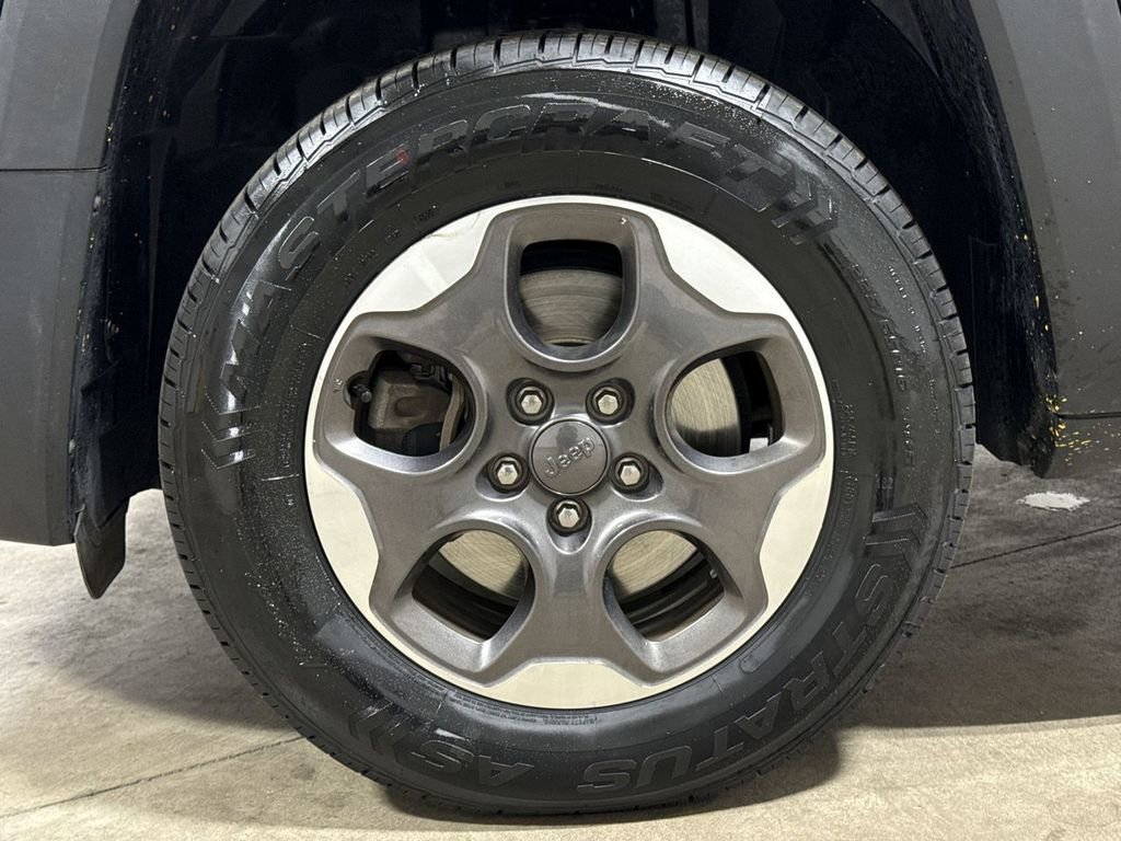 Used 2017 Jeep Renegade Sport w/ Power & Air Group AWD/4WD image 26