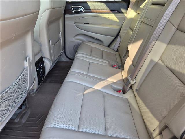 Used 2014 Jeep Grand Cherokee Overland w/ Advanced Technology Group AWD/4WD image 25