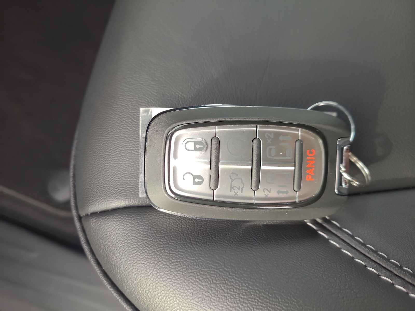 New 2026 Chrysler Pacifica Select w/ S Appearance Package FWD image 28