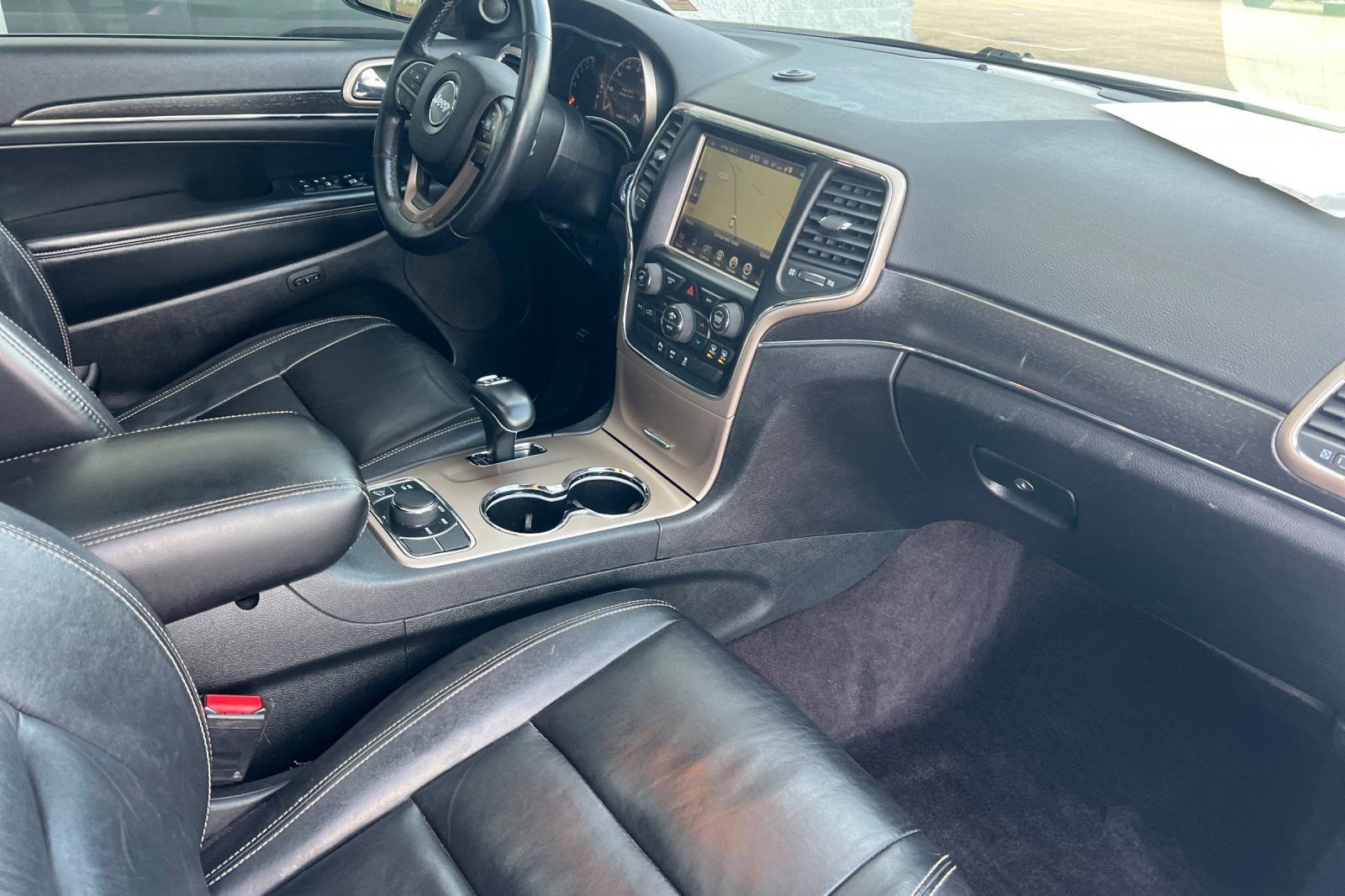 Used 2015 Jeep Grand Cherokee Limited w/ Trailer Tow Group IV image 17