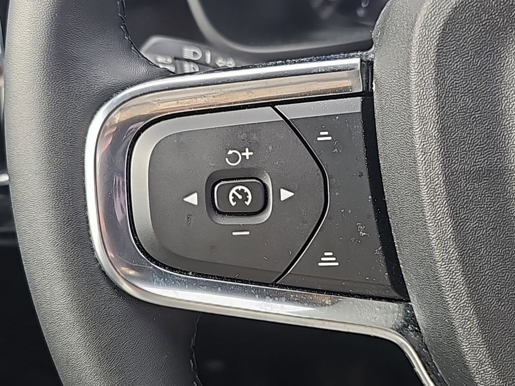 Used 2023 Volvo XC40 Recharge Core w/ Protection Package Premier image 9