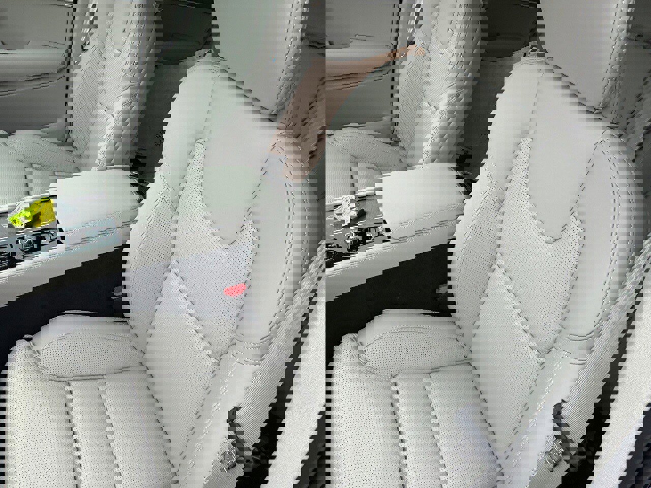 New 2026 Volvo XC90 B6 Ultra image 19