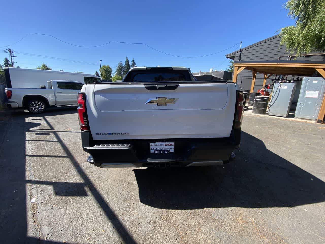 Used 2026 Chevrolet Silverado EV LT AWD/4WD image 5