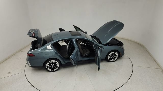 Used 2026 BMW i5 eDrive40 AWD/4WD image 36