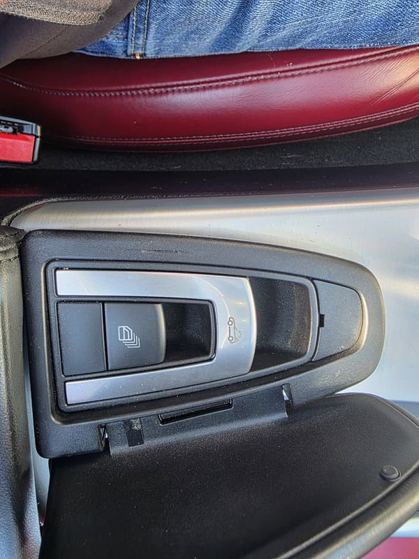 Used 2012 Mercedes-Benz SLK 250 image 27