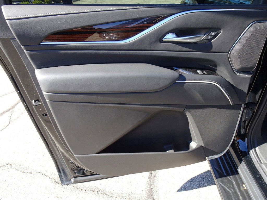 Certified 2023 Cadillac Escalade ESV Premium Luxury w/ LPO, Radiant Package image 16