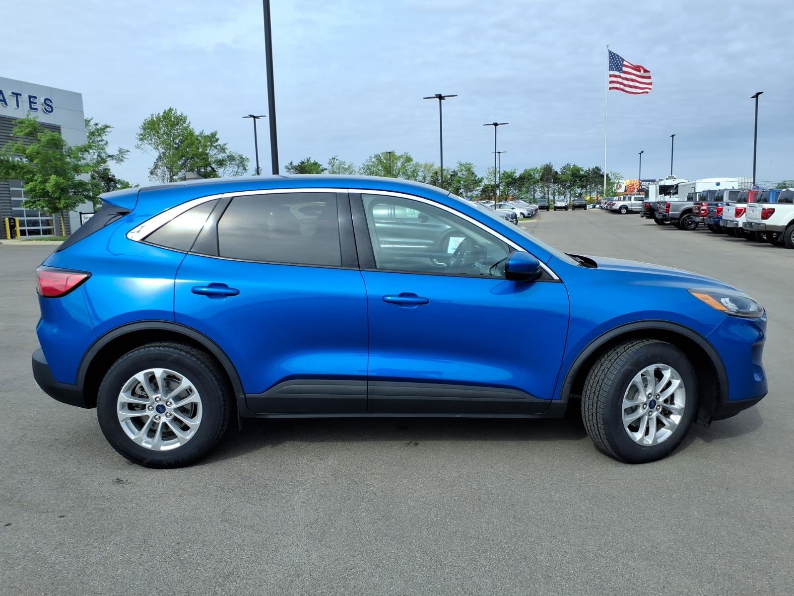 Certified 2021 Ford Escape SE w/ Cold Weather Package image 2