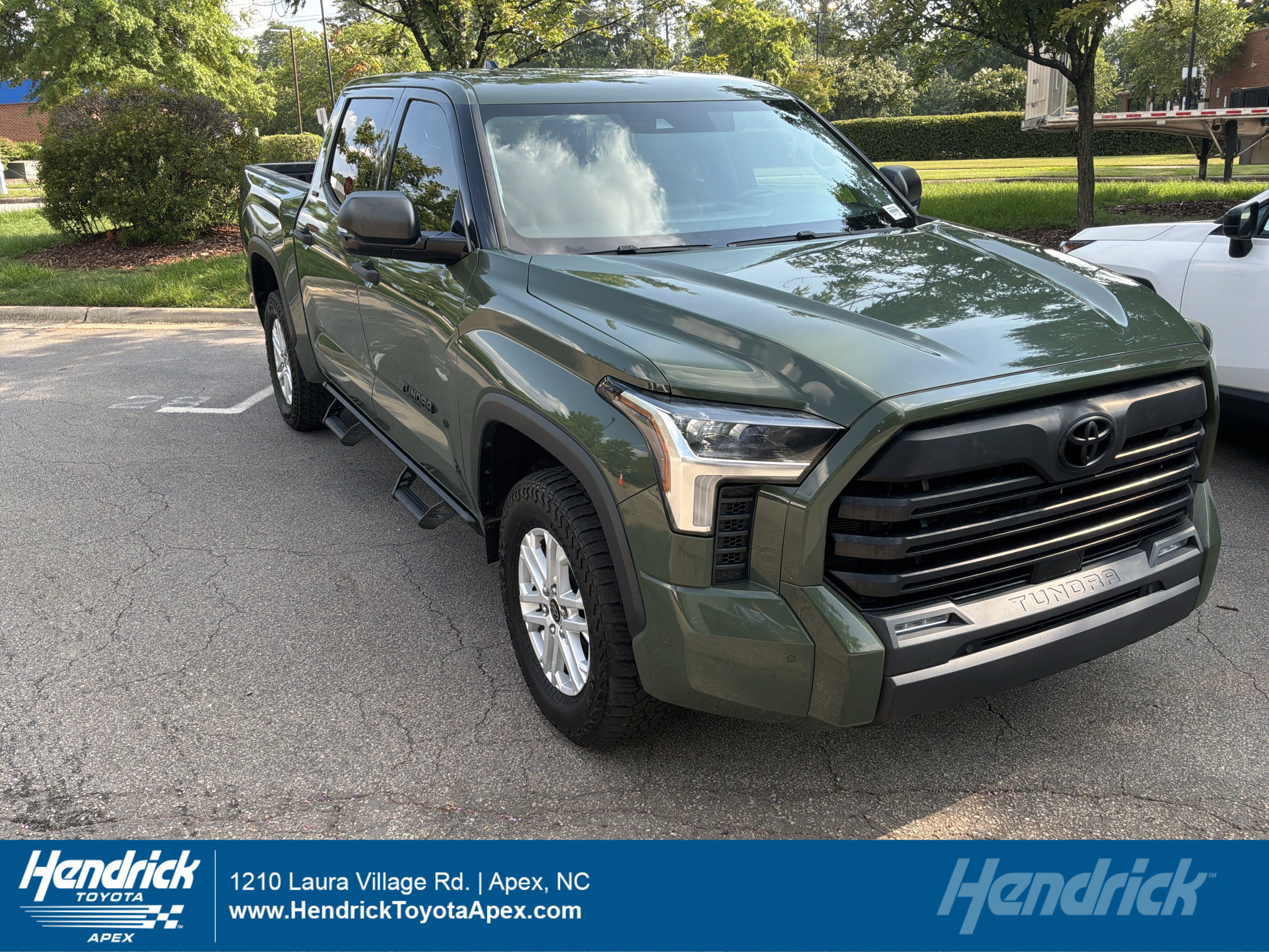 Used 2022 Toyota Tundra SR5 w/ SR5 Convenience Package AWD/4WD video 1
