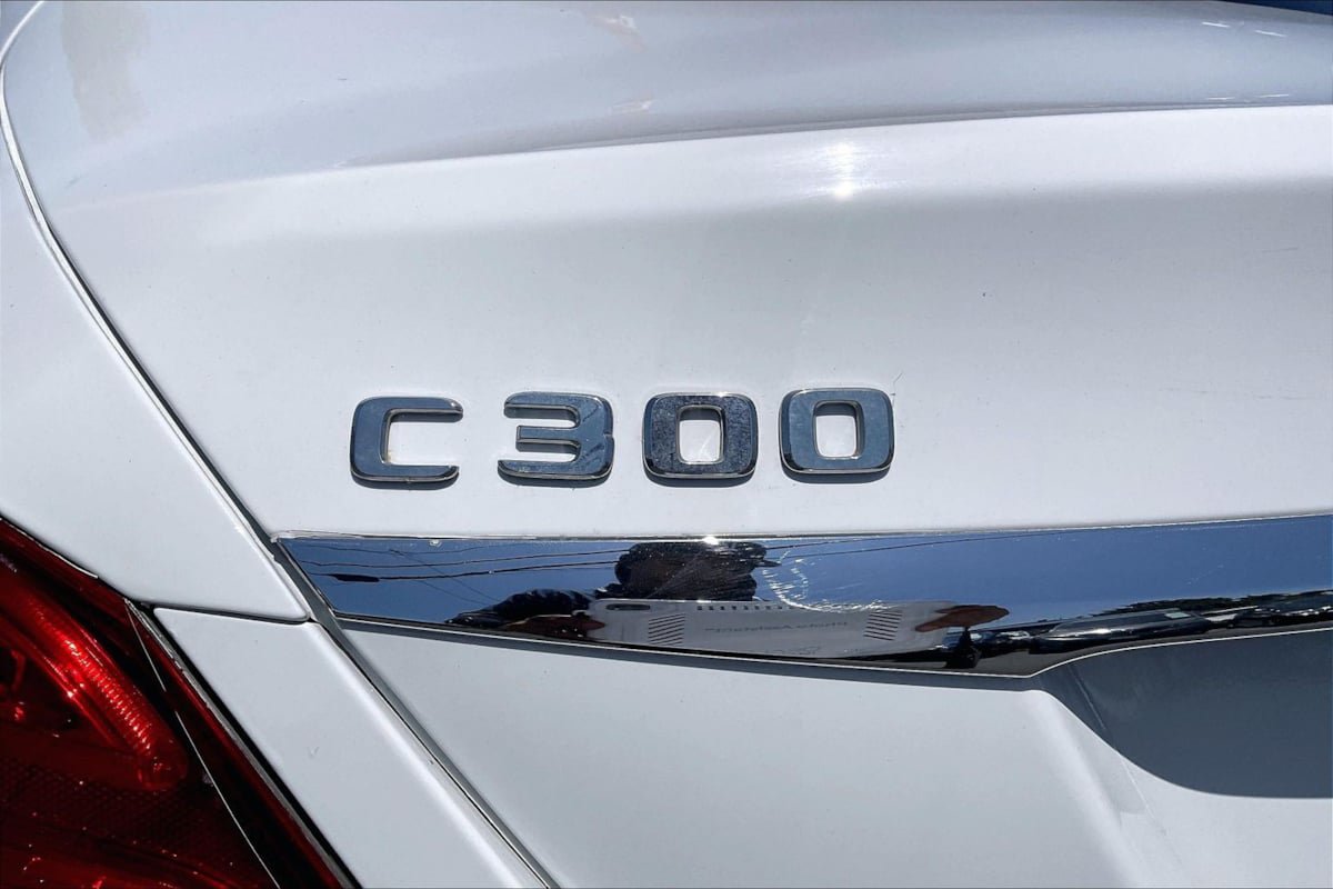 Used 2017 Mercedes-Benz C 300 Sedan image 8