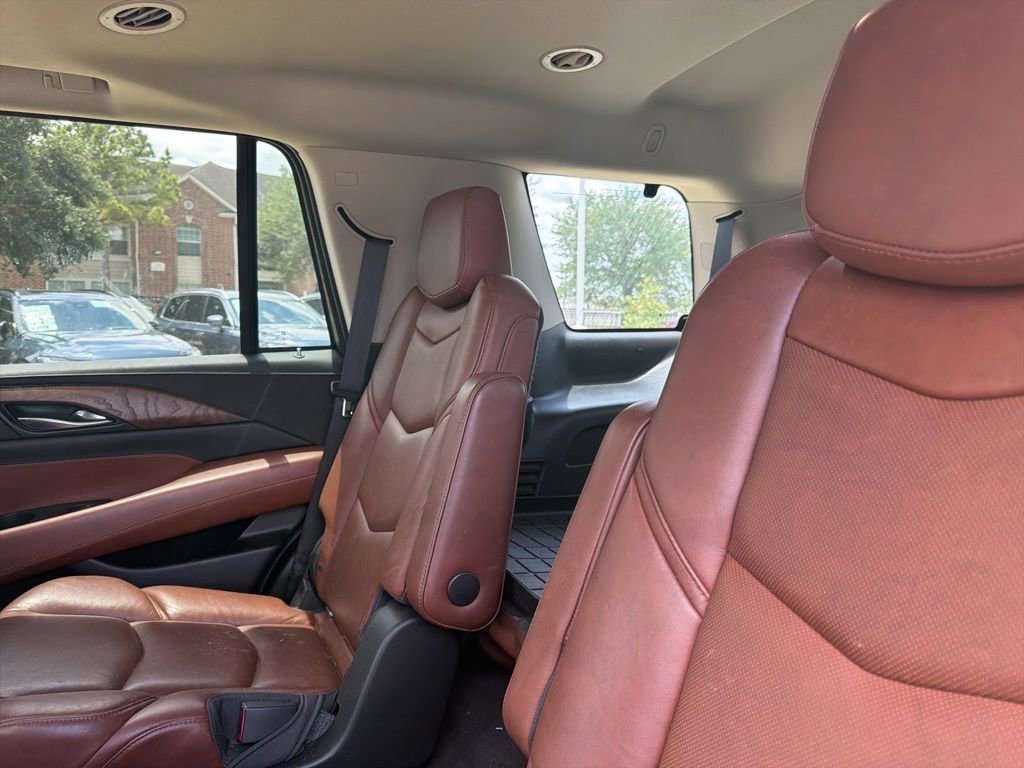 Used 2018 Cadillac Escalade Premium Luxury w/ LPO, Radiant Package AWD/4WD image 10