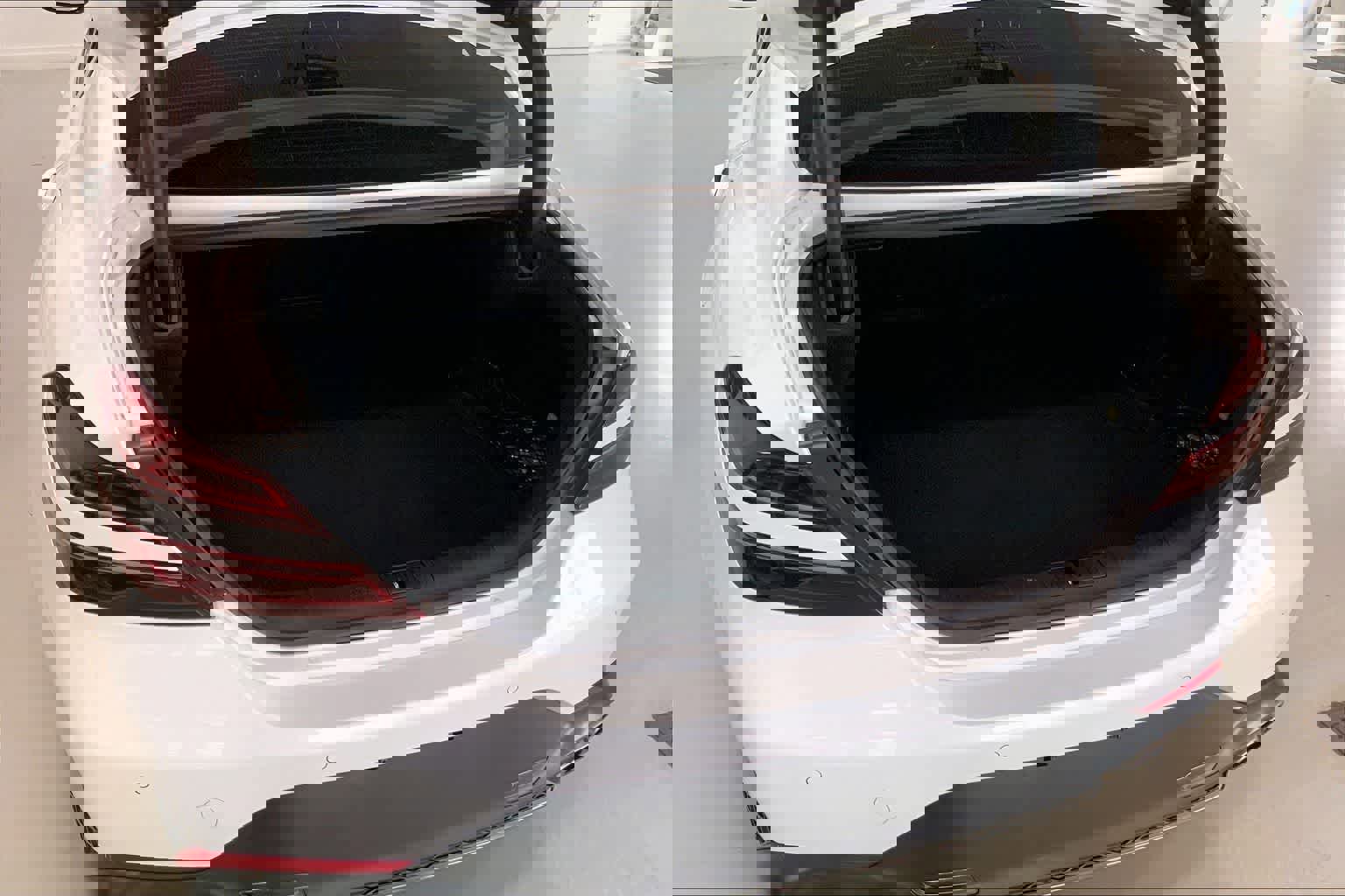 Used 2023 Genesis G70 2.0T w/ Sport Prestige Package image 17