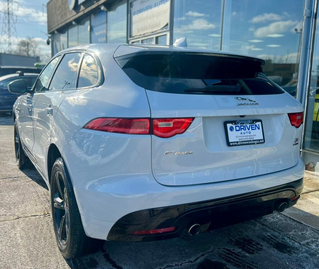 Used 2017 Jaguar F-PACE S image 3