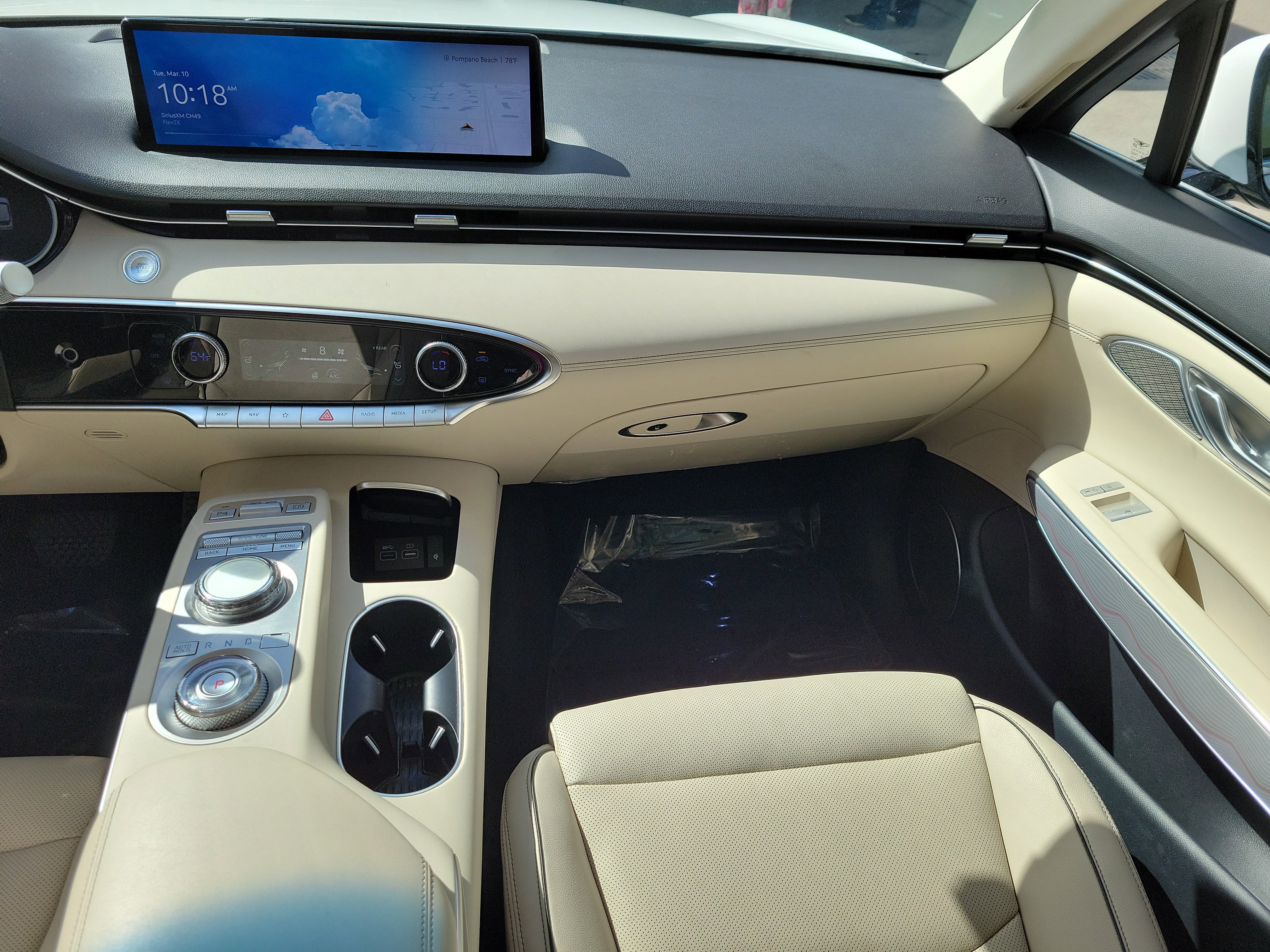 Used 2023 Genesis GV70 2.5T w/ Advanced Package image 9