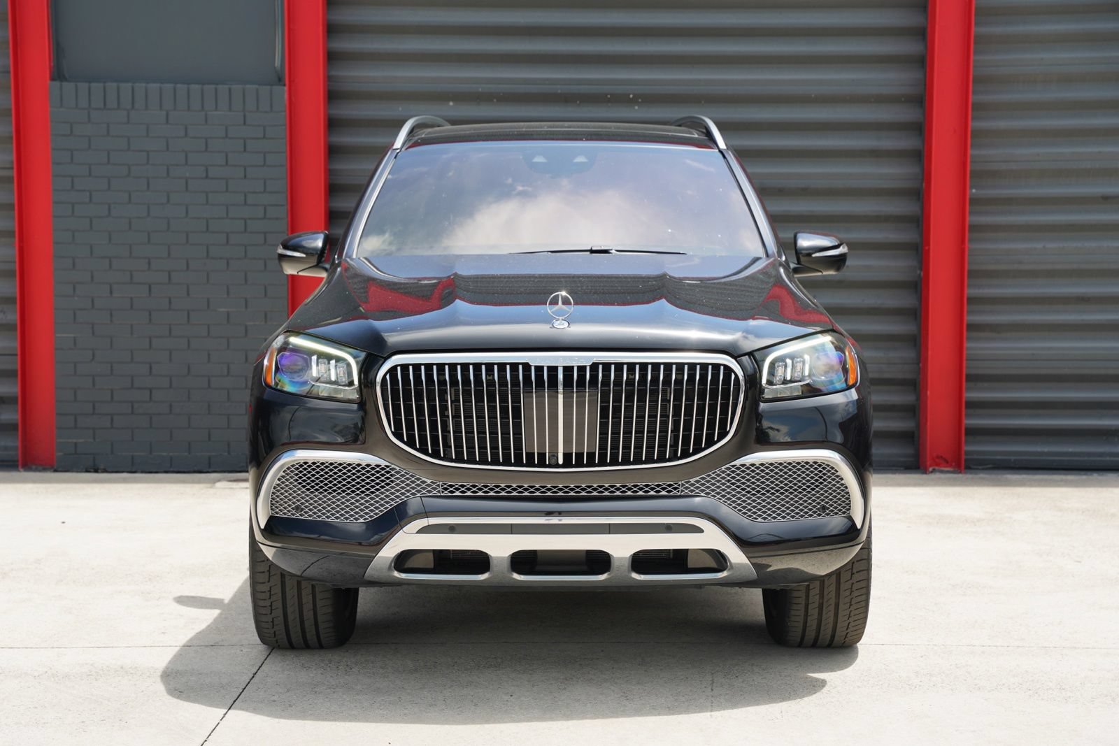 Used 2023 Mercedes-Benz Maybach GLS 600 4MATIC image 2