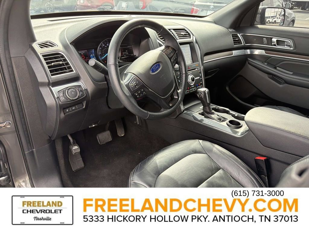 Used 2018 Ford Explorer Limited image 26