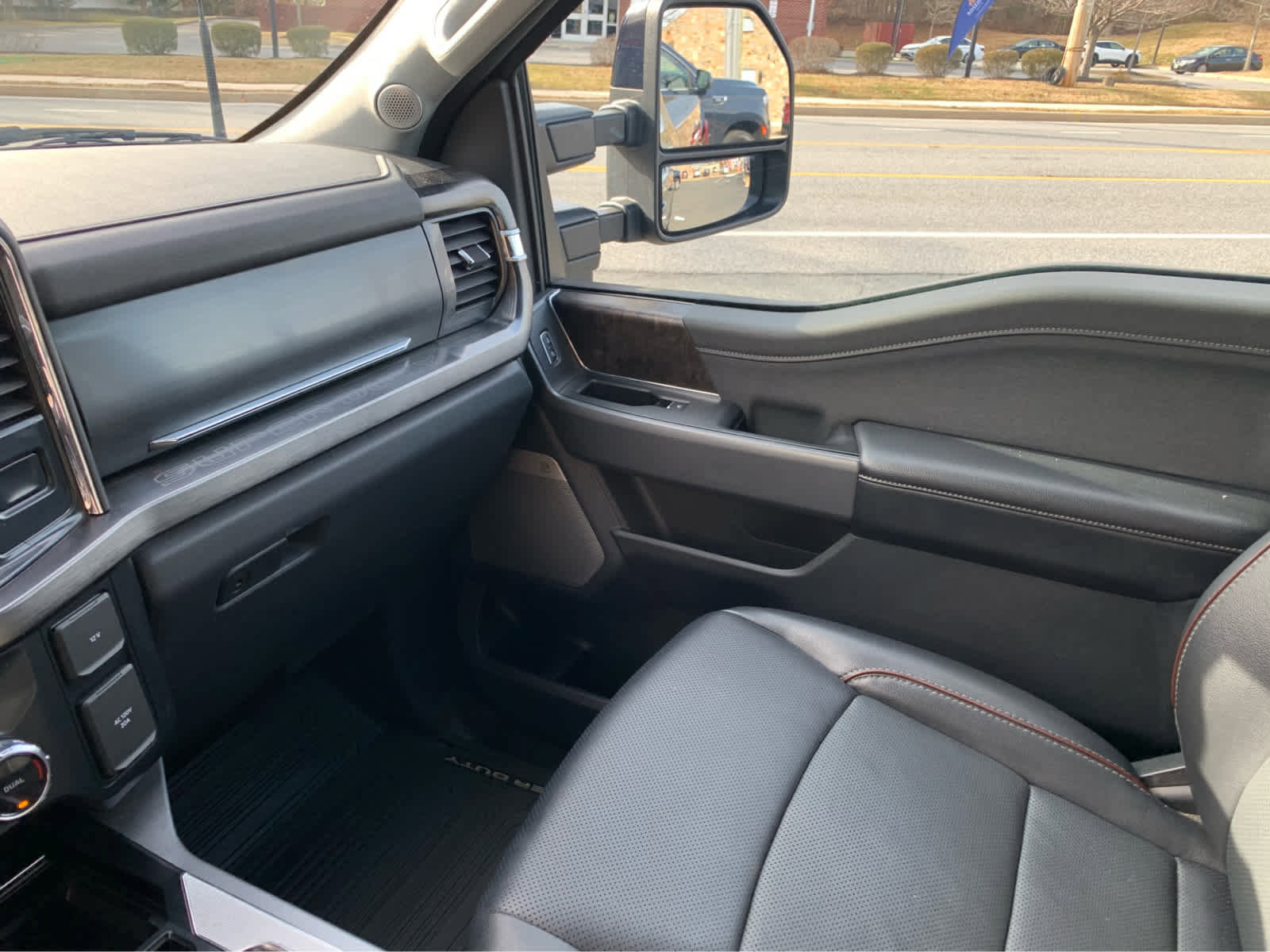 Used 2023 Ford F250 Lariat w/ Lariat Ultimate Package image 21