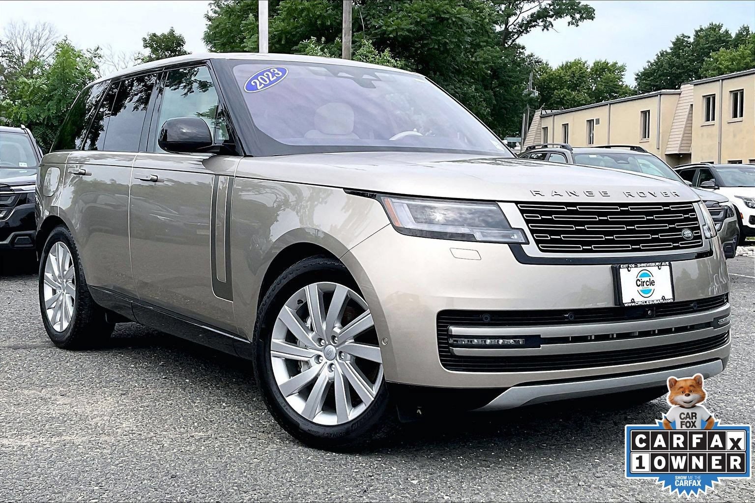 Used 2023 Land Rover Range Rover SE AWD/4WD image 2