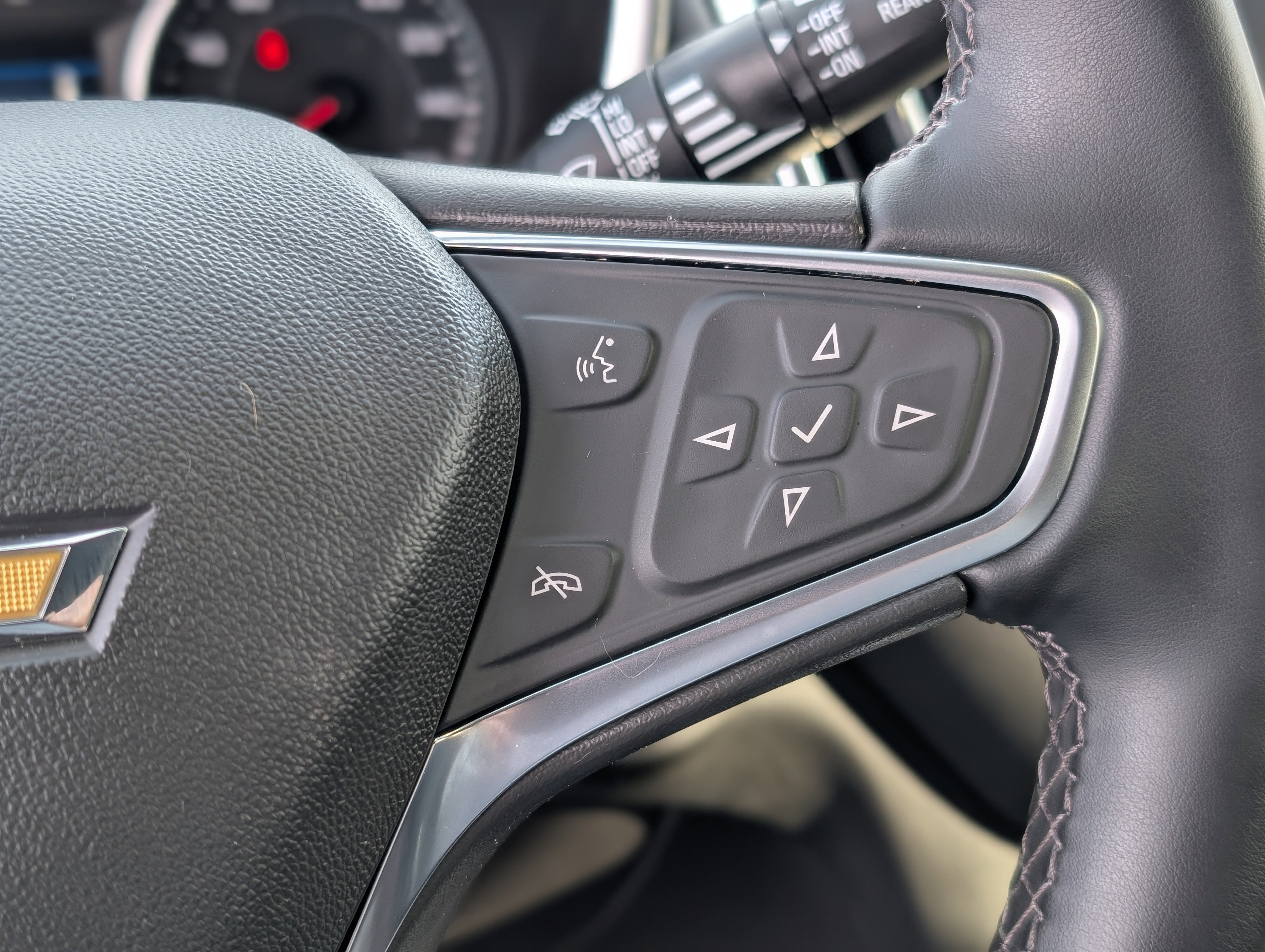 Used 2024 Chevrolet Equinox LT w/ LPO, Floor Liner Package image 18