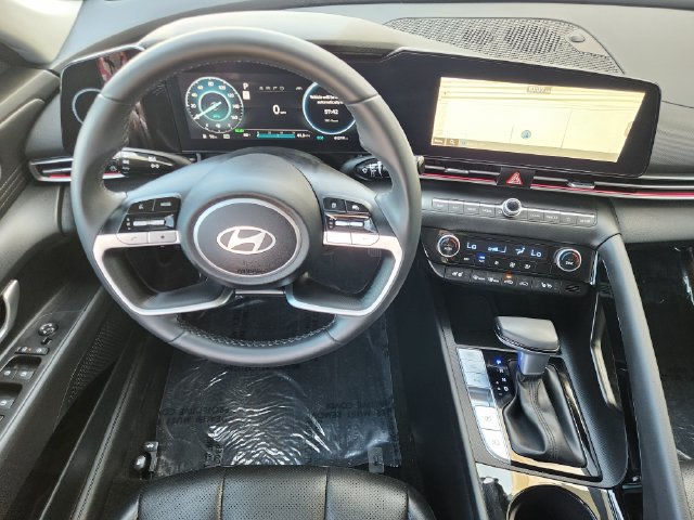 Used 2024 Hyundai Elantra Limited FWD image 29