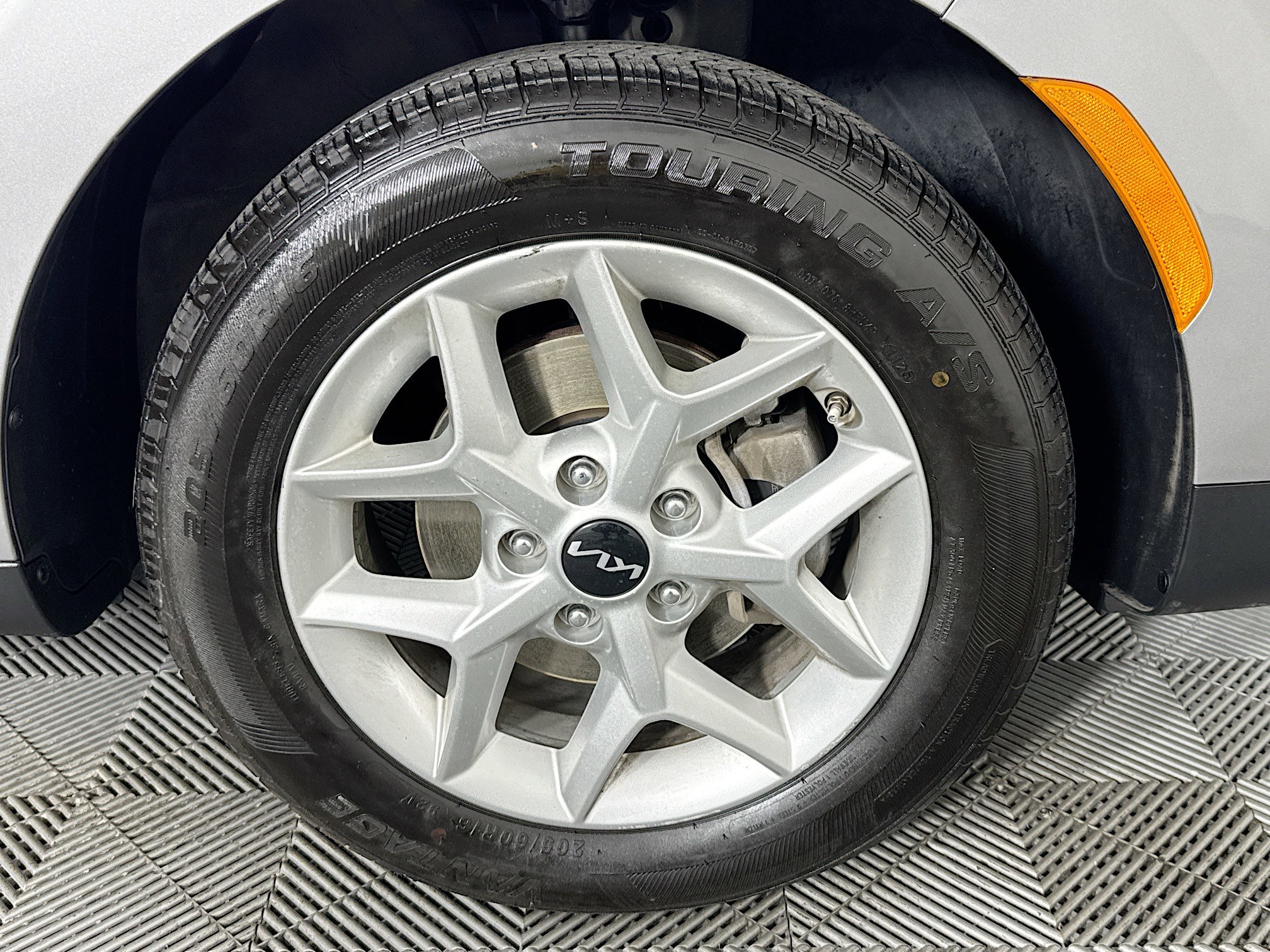 Used 2023 Kia Soul LX w/ LX Technology Package FWD image 30