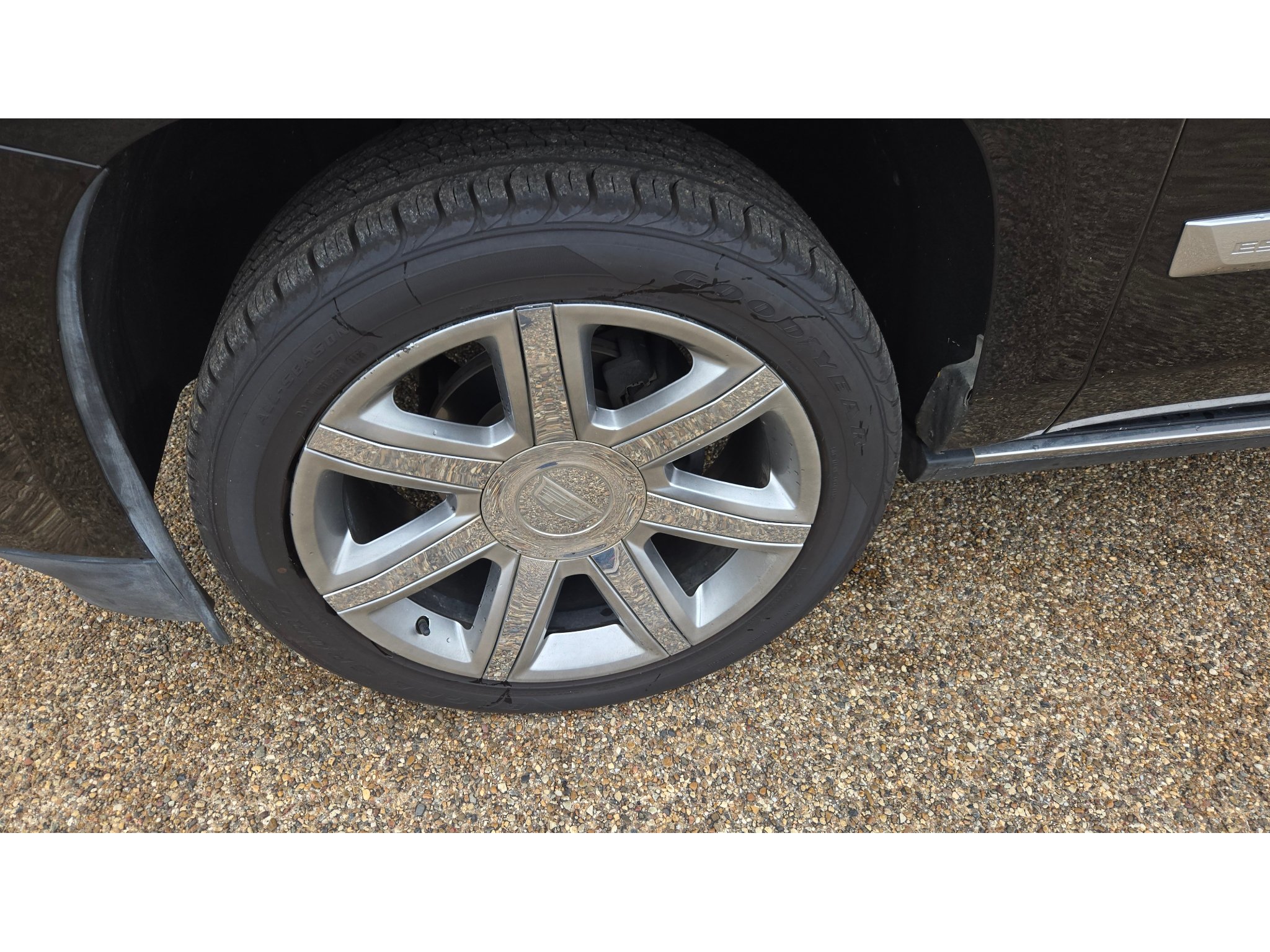 Used 2019 Cadillac Escalade Premium Luxury RWD image 9