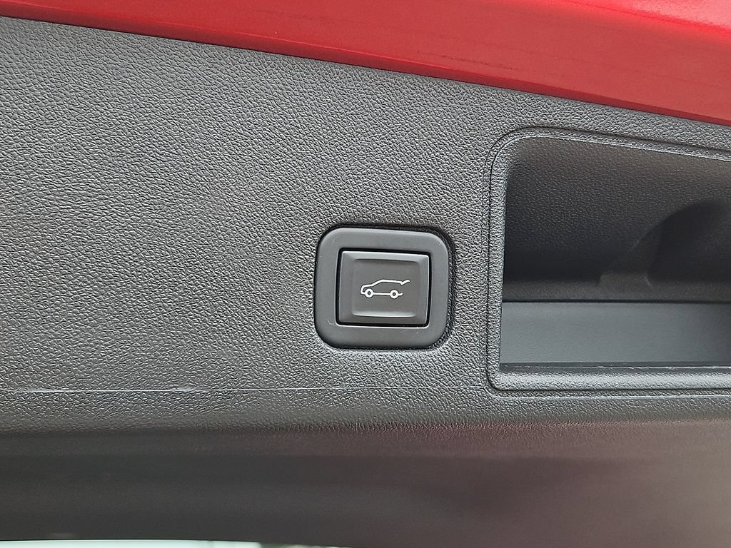 Certified 2023 GMC Terrain Denali w/ Denali Premium Package AWD/4WD image 30