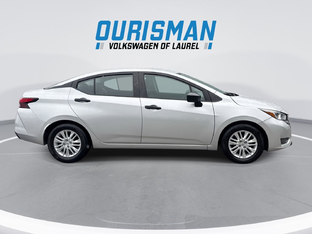 Used 2024 Nissan Versa S FWD image 9