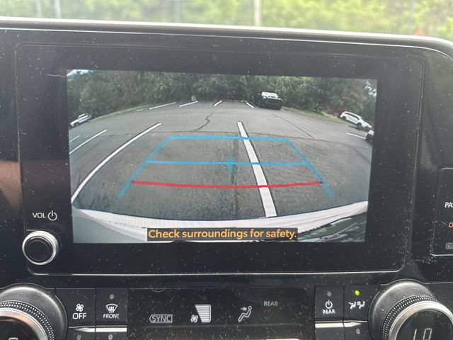 Used 2023 Toyota Highlander LE FWD image 26