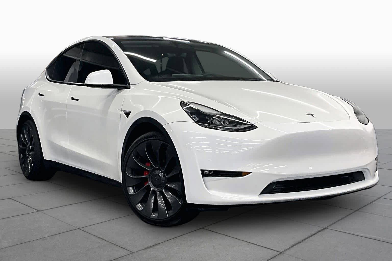 Used 2023 Tesla Model Y Performance AWD/4WD image 2