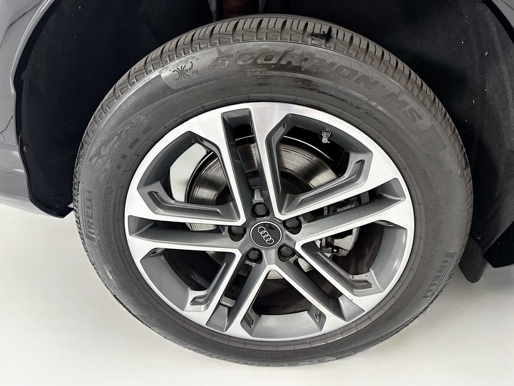 Certified 2025 Audi Q5 Premium Plus w/ Premium Plus AWD/4WD image 32