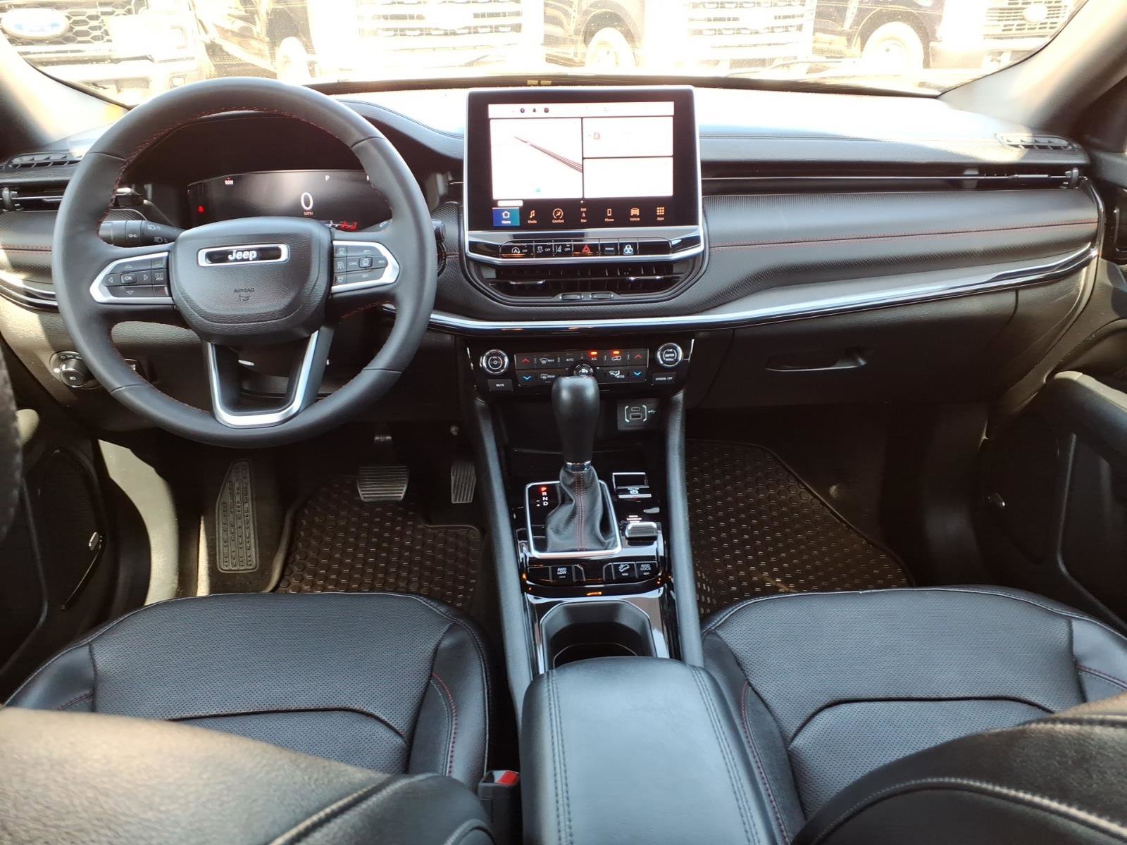 Used 2023 Jeep Compass Trailhawk w/ Trailhawk Elite Group AWD/4WD image 17