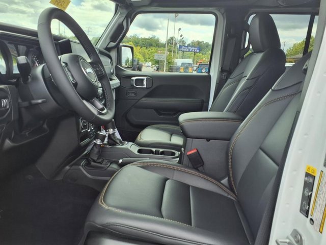 New 2025 Jeep Gladiator High Tide image 5