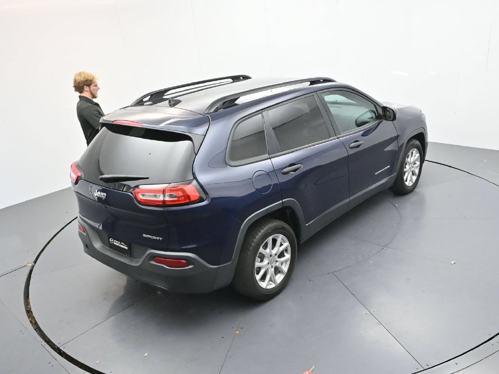 Used 2016 Jeep Cherokee Sport FWD image 22