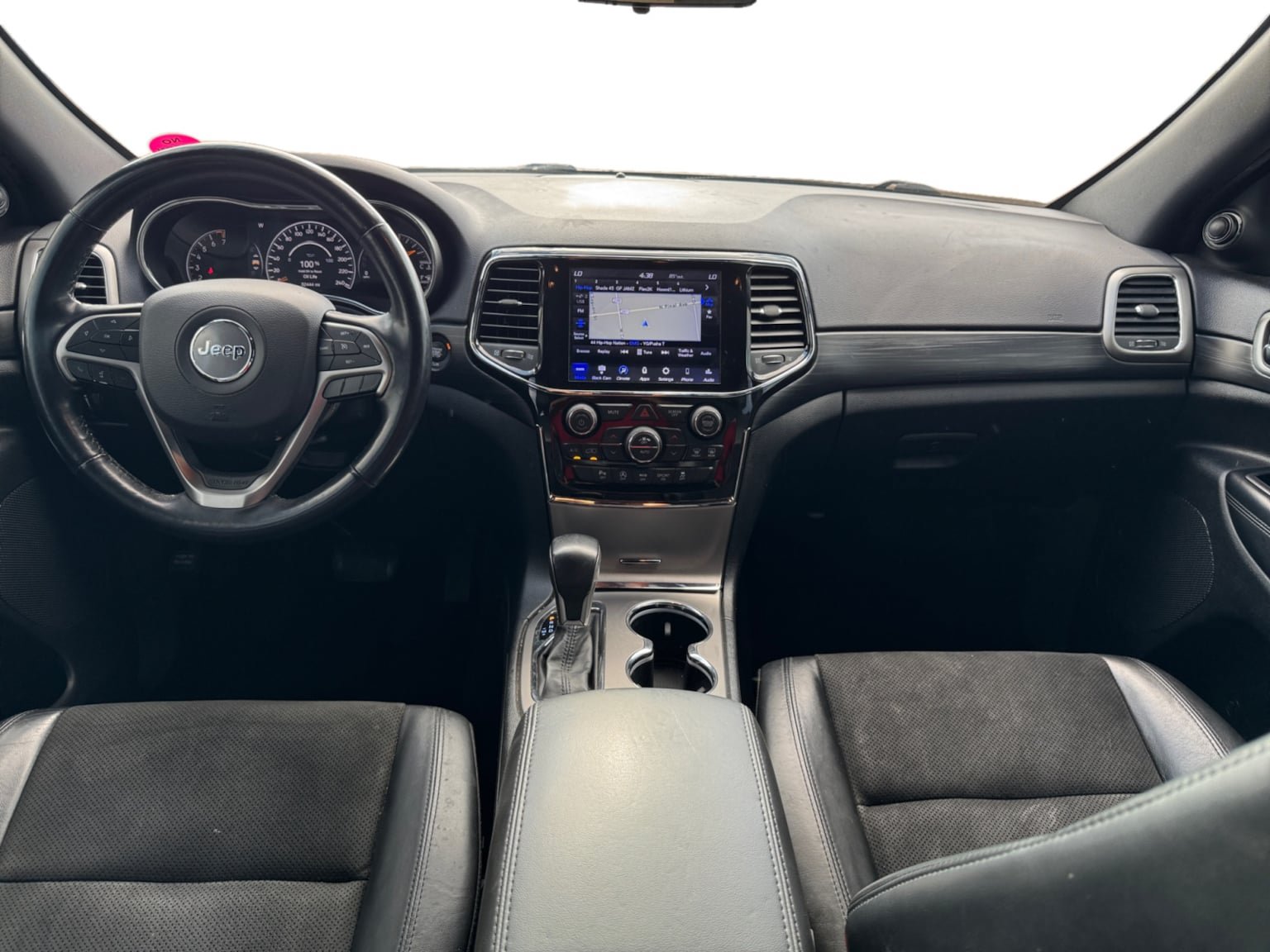 Used 2021 Jeep Grand Cherokee Laredo X RWD image 12